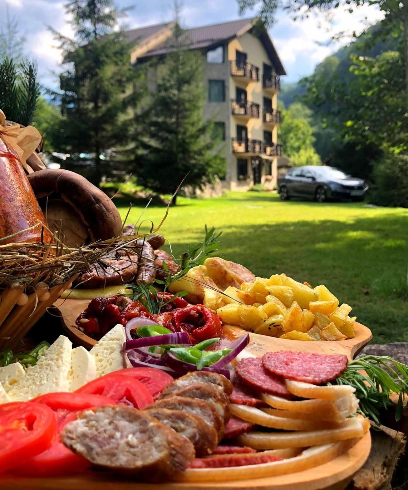 Casa Valea Cernei Hotel Isverna Buitenkant foto