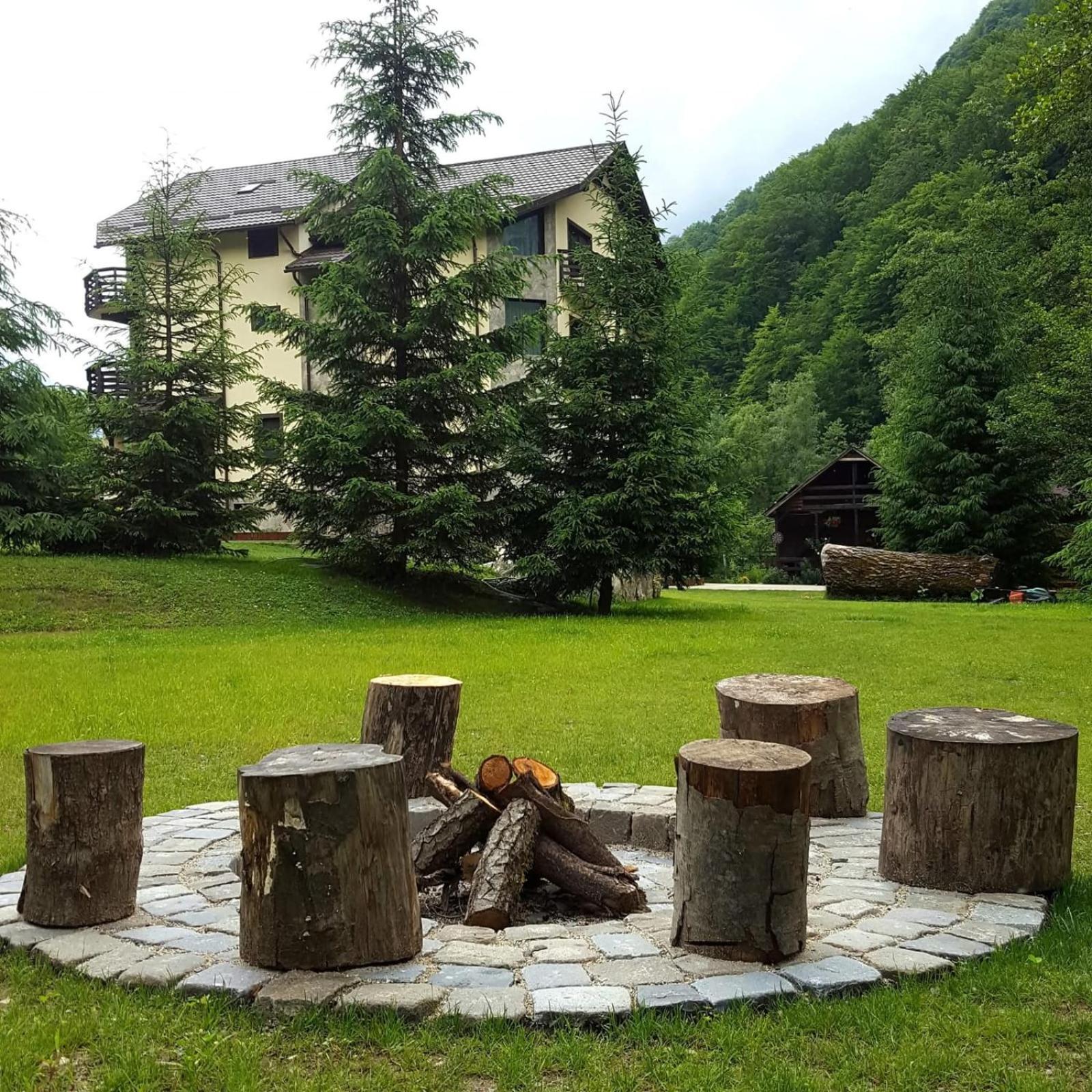 Casa Valea Cernei Hotel Isverna Buitenkant foto