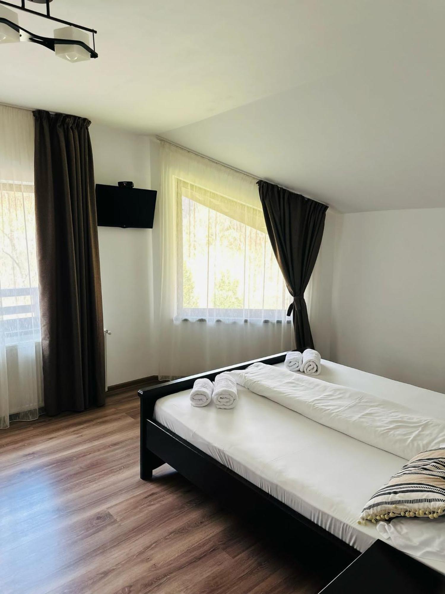 Casa Valea Cernei Hotel Isverna Buitenkant foto